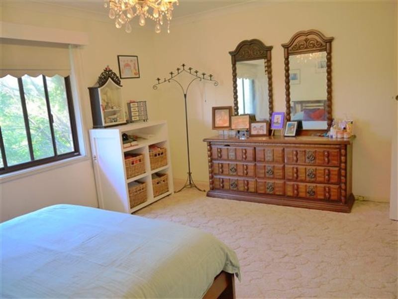 22 Fiona Street, Point Clare NSW 2250