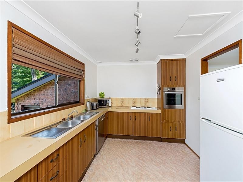 40 Melaleuca Crescent, Tascott NSW 2250