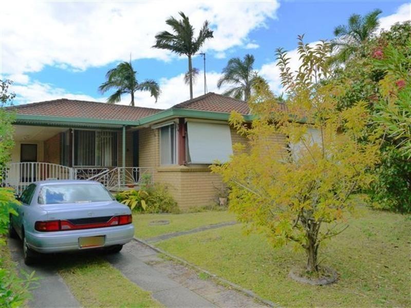 32 Golden Avenue, Point Clare NSW 2250