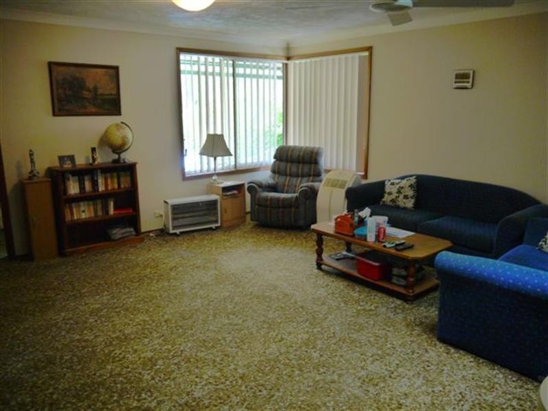 32 Golden Avenue, Point Clare NSW 2250