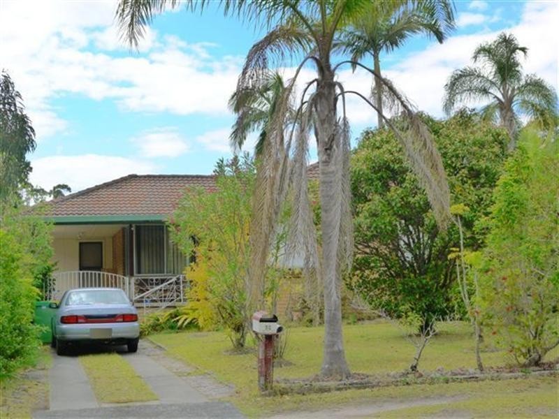 32 Golden Avenue, Point Clare NSW 2250