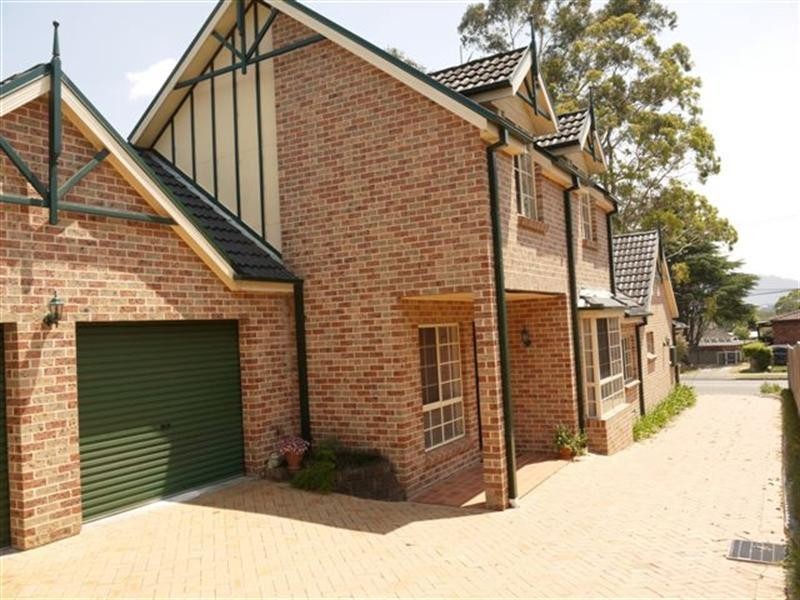 2/215 Brisbane Water Drive, Point Clare NSW 2250