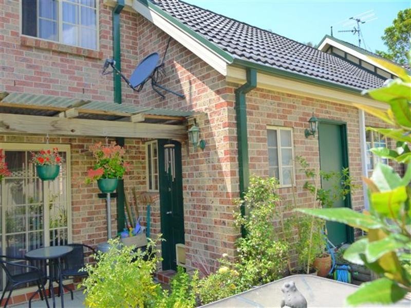 2/215 Brisbane Water Drive, Point Clare NSW 2250