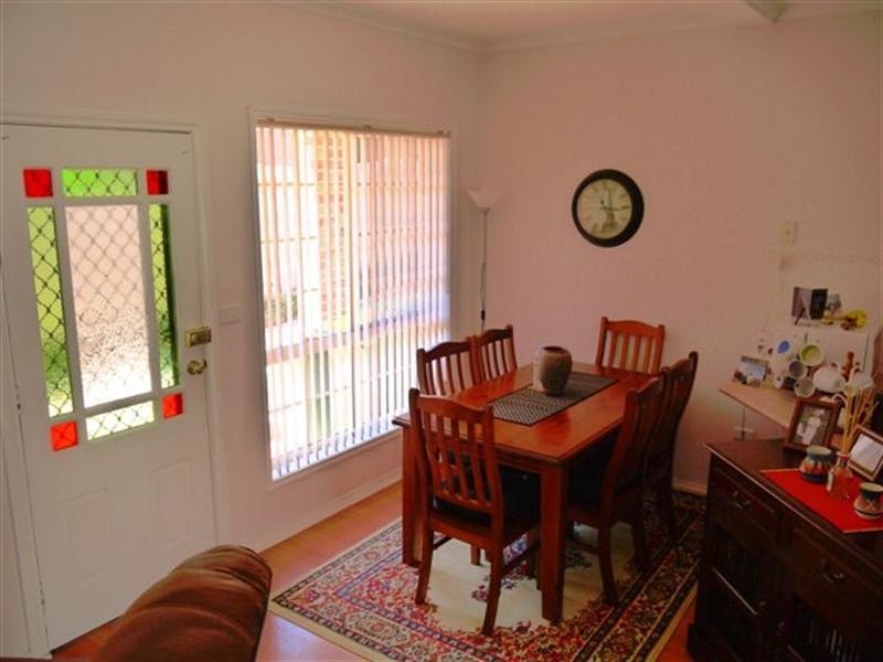 2/215 Brisbane Water Drive, Point Clare NSW 2250