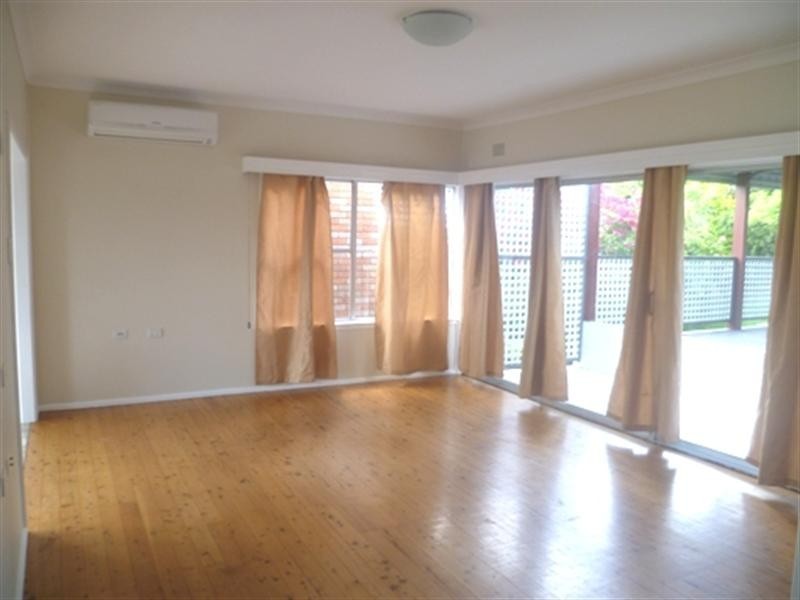 15 Penang Street, Point Clare NSW 2250