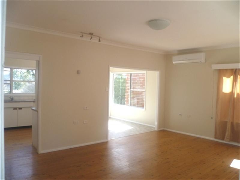 15 Penang Street, Point Clare NSW 2250