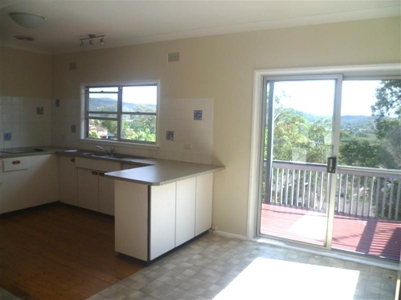 15 Penang Street, Point Clare NSW 2250