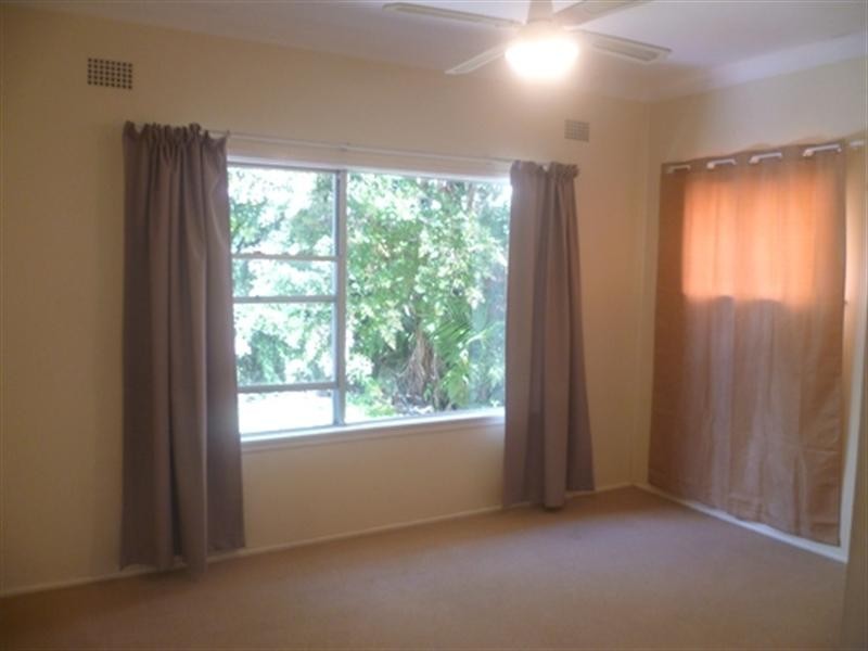 15 Penang Street, Point Clare NSW 2250