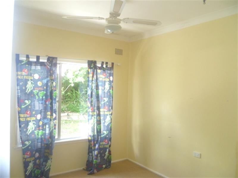 15 Penang Street, Point Clare NSW 2250