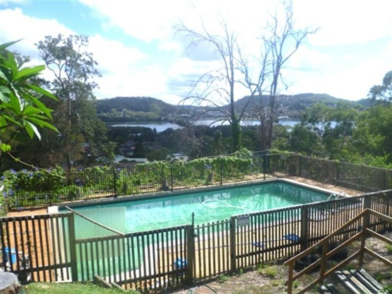 15 Penang Street, Point Clare NSW 2250