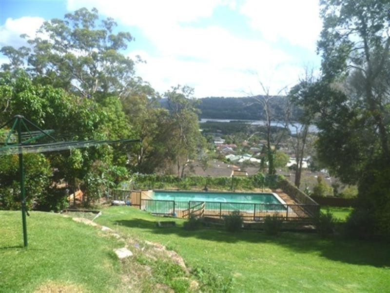 15 Penang Street, Point Clare NSW 2250