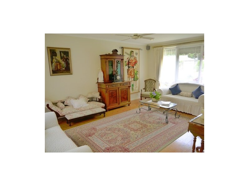 8 Bayline Drive, Point Clare NSW 2250