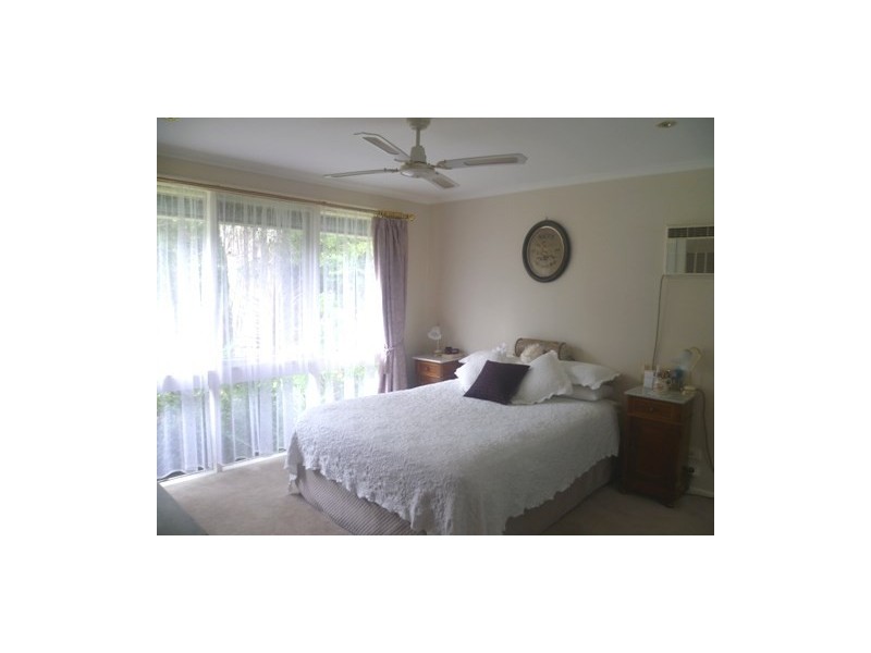 8 Bayline Drive, Point Clare NSW 2250