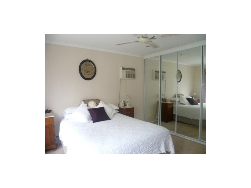 8 Bayline Drive, Point Clare NSW 2250