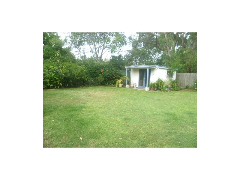 8 Bayline Drive, Point Clare NSW 2250