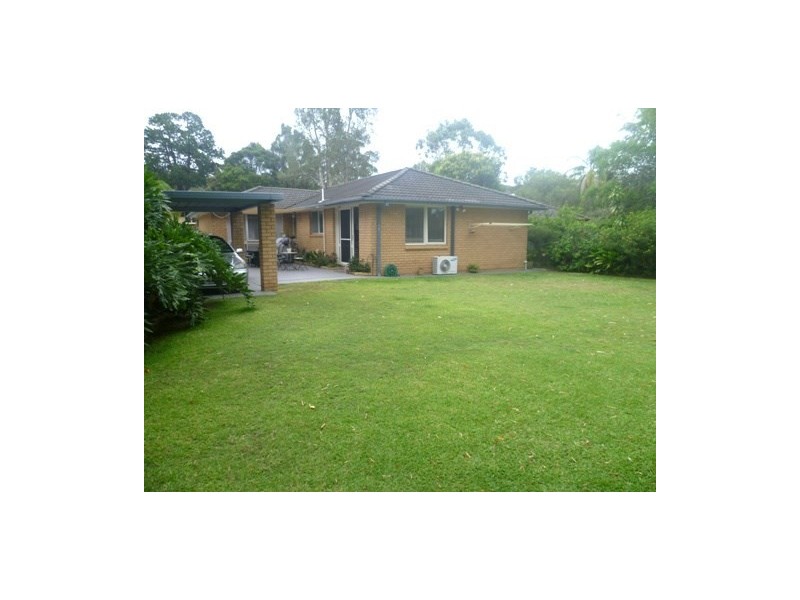 8 Bayline Drive, Point Clare NSW 2250