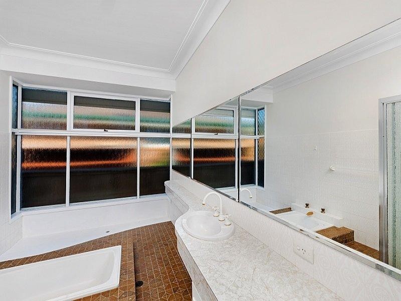 69 Bayline Dive, Point Clare NSW 2250