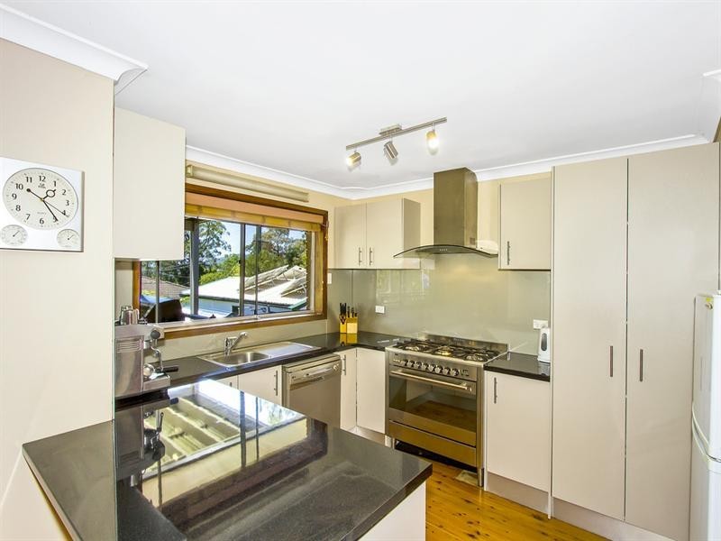 3 Priestley Parade, Point Clare NSW 2250