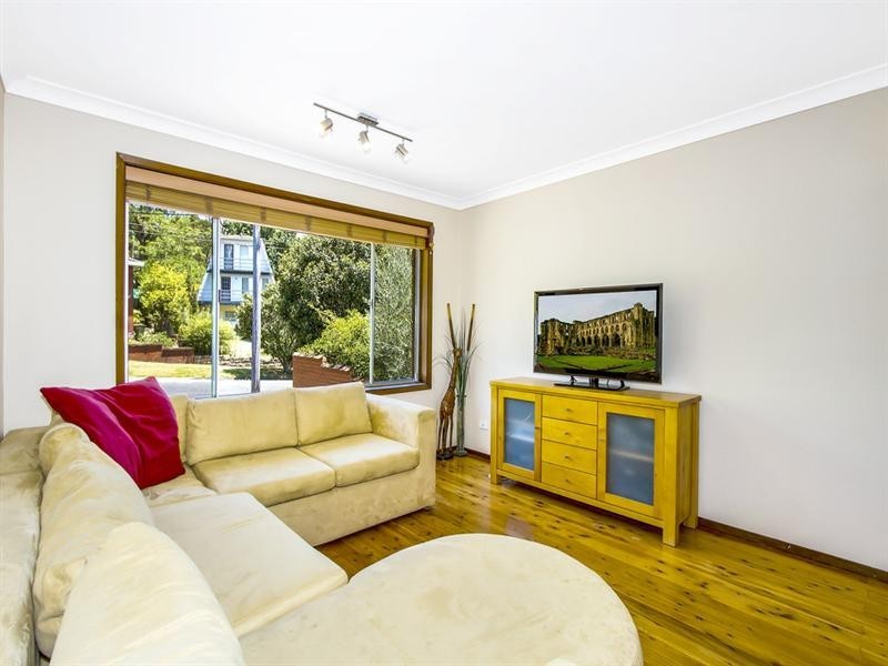3 Priestley Parade, Point Clare NSW 2250