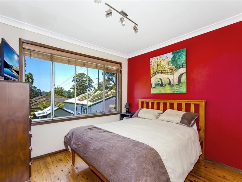 3 Priestley Parade, Point Clare NSW 2250