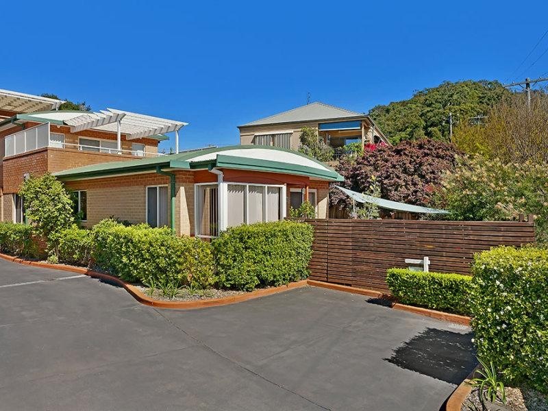 1/5-7 Broadwater Street, Point Clare NSW 2250