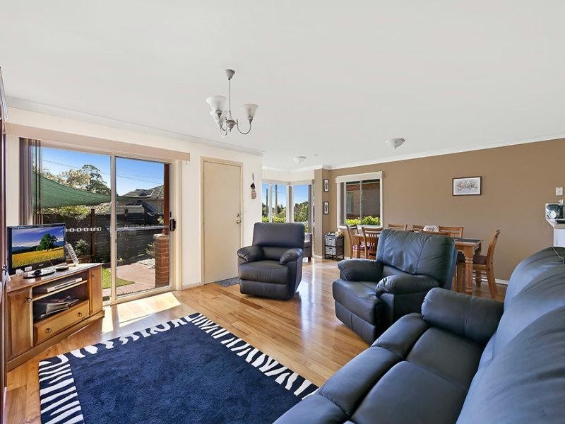 1/5-7 Broadwater Street, Point Clare NSW 2250
