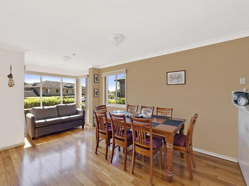 1/5-7 Broadwater Street, Point Clare NSW 2250