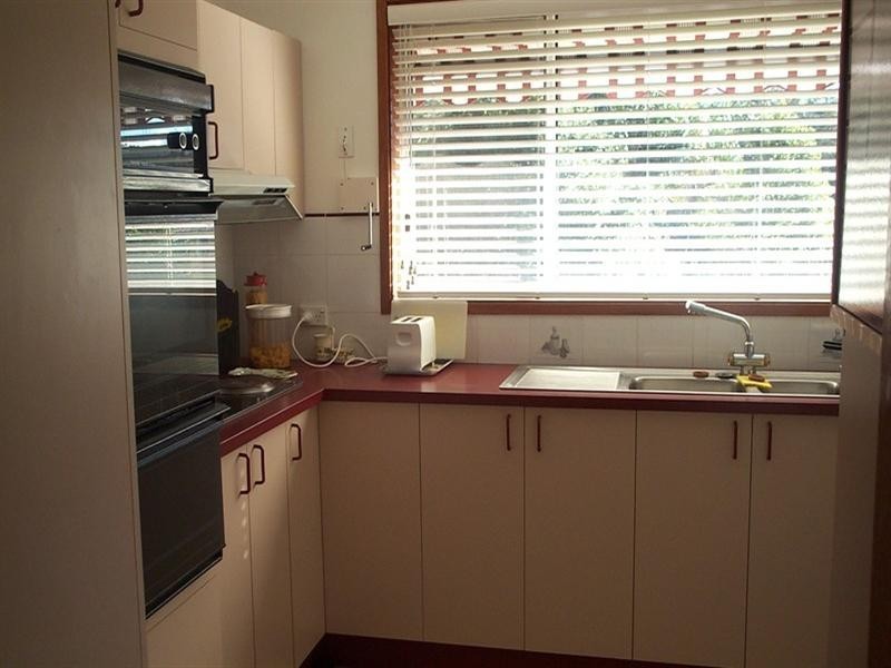 16A Matthews Parade, Point Clare NSW 2250