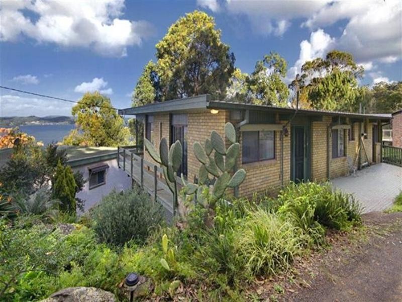 30 Penang Street, Point Clare NSW 2250