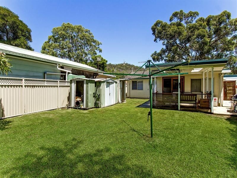 20 Sunshine Drive, Point Clare NSW 2250