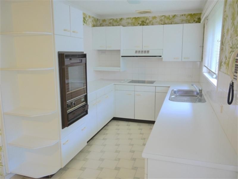 8 Waterside, Point Clare NSW 2250