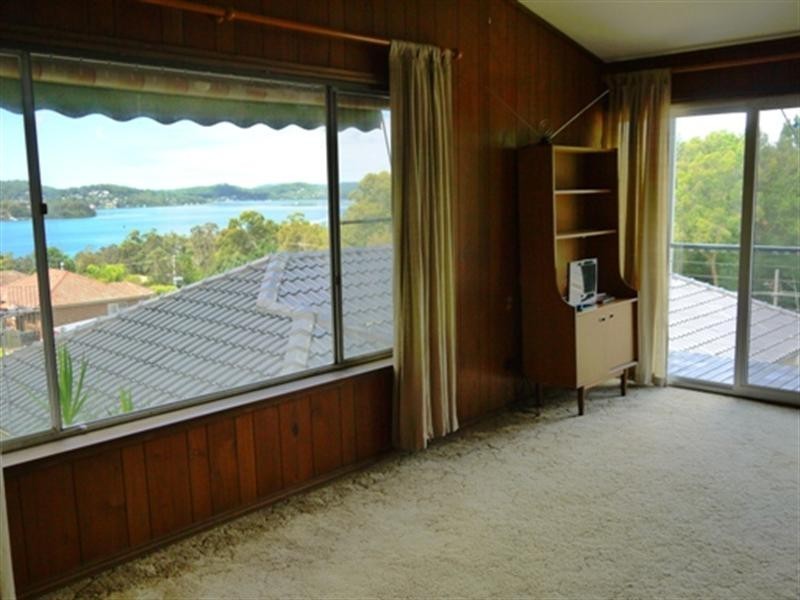 21 Scott Street, Point Clare NSW 2250