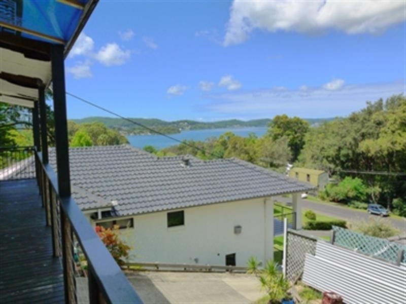 21 Scott Street, Point Clare NSW 2250