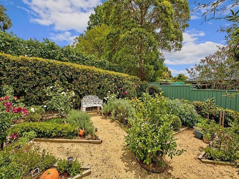 12 Collard Road, Point Clare NSW 2250