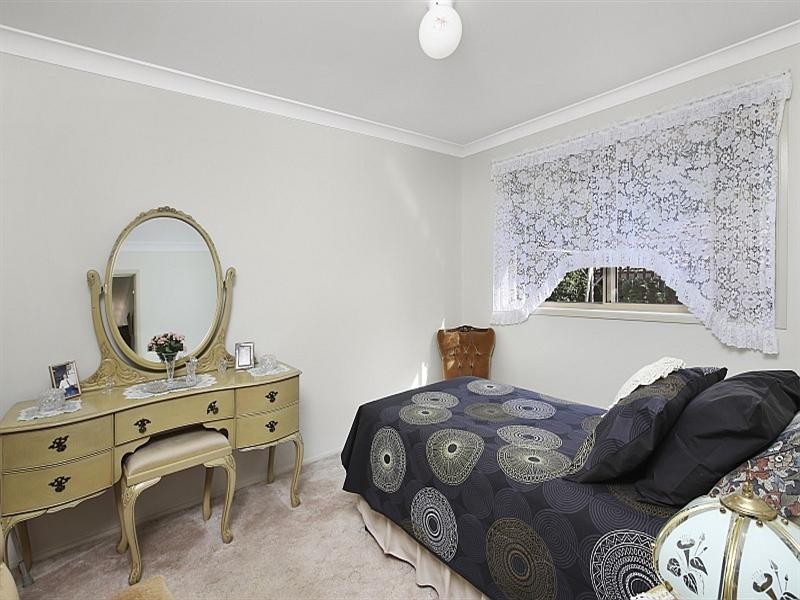 8 Wixstead Close, Point Clare NSW 2250