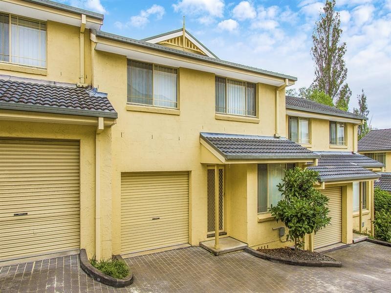 2/23 Donnison Street, Gosford NSW 2250