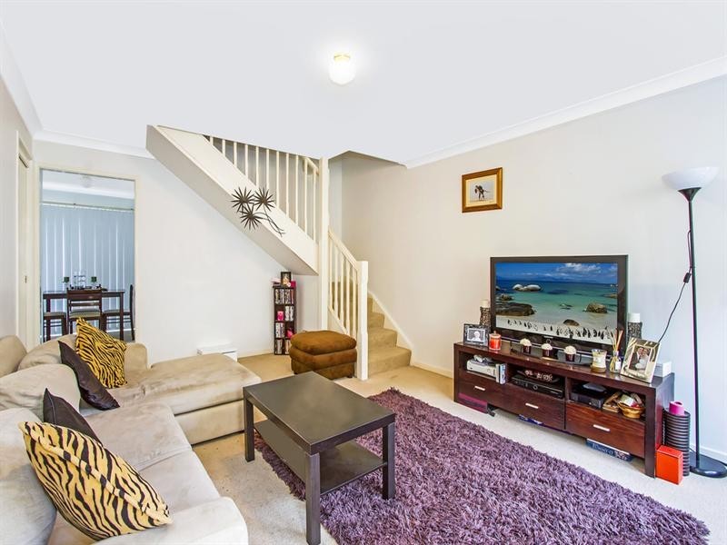 2/23 Donnison Street, Gosford NSW 2250