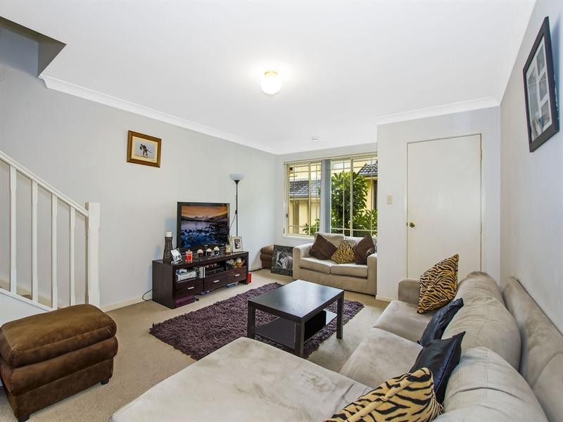 2/23 Donnison Street, Gosford NSW 2250