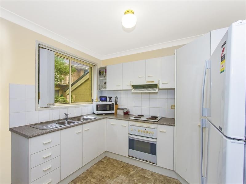 2/23 Donnison Street, Gosford NSW 2250