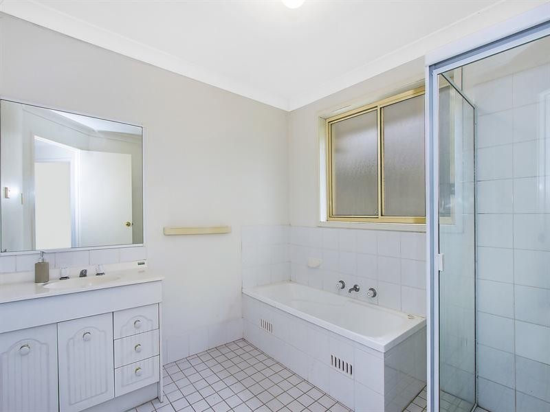 2/23 Donnison Street, Gosford NSW 2250