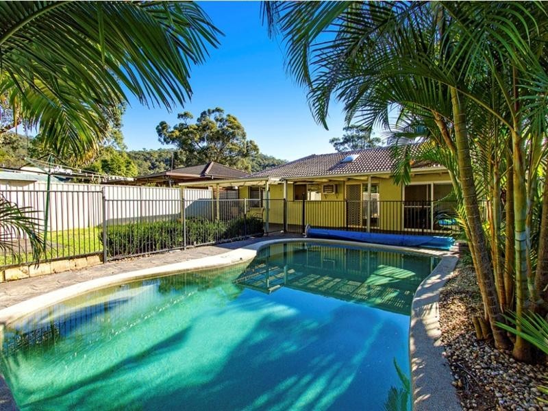 16 Sunshine Drive, Point Clare NSW 2250