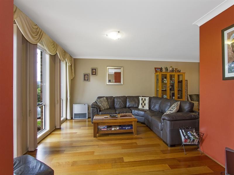 5 Oxley Place, Point Clare NSW 2250