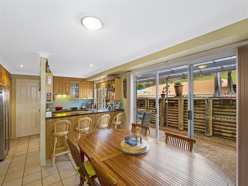 5 Oxley Place, Point Clare NSW 2250