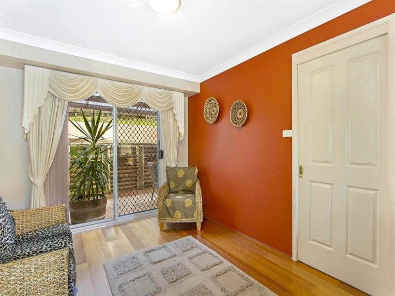 5 Oxley Place, Point Clare NSW 2250