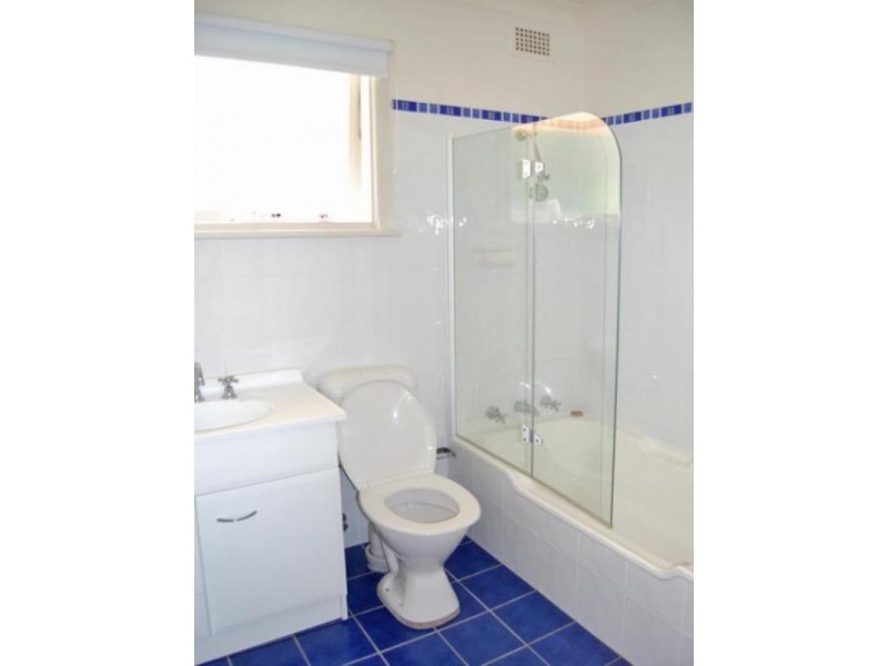 19 Noonan Point Avenue, Point Clare NSW 2250