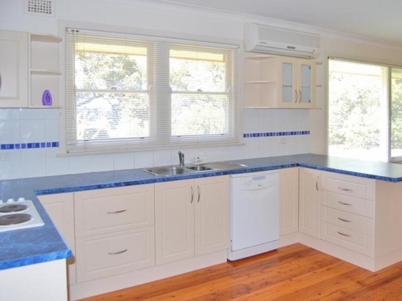 19 Noonan Point Avenue, Point Clare NSW 2250