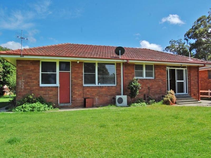 19 Noonan Point Avenue, Point Clare NSW 2250