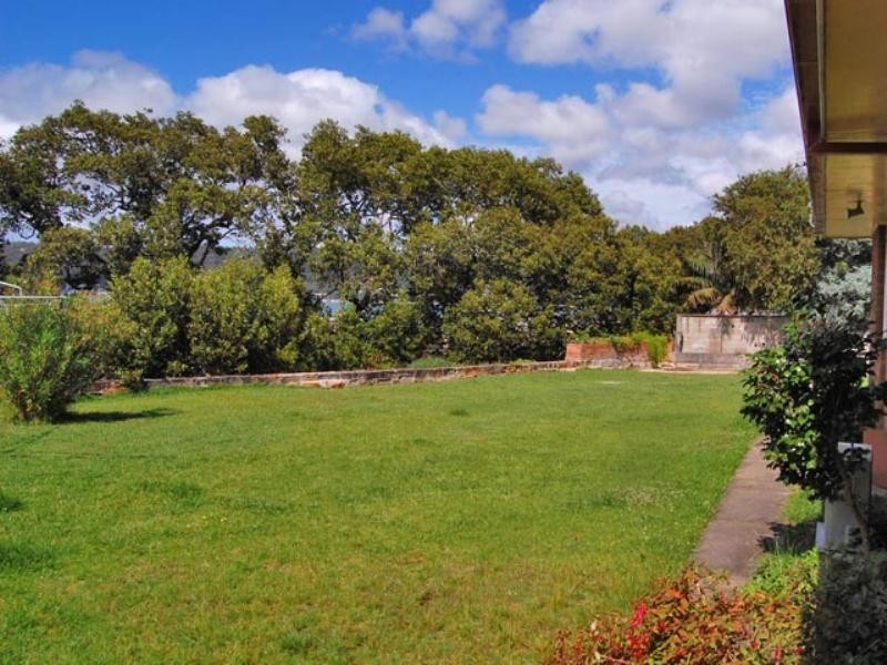 19 Noonan Point Avenue, Point Clare NSW 2250