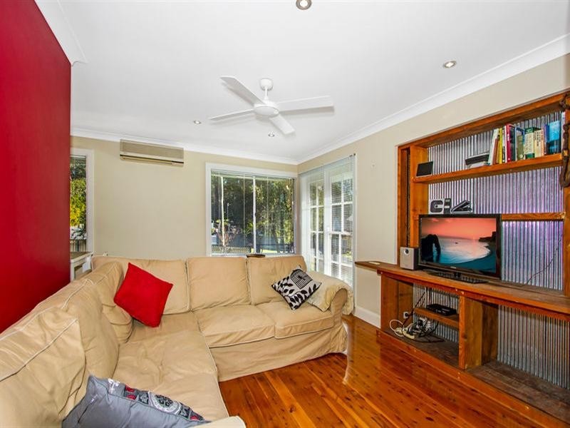 16 Golden Avenue, Point Clare NSW 2250