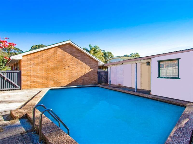 16 Golden Avenue, Point Clare NSW 2250